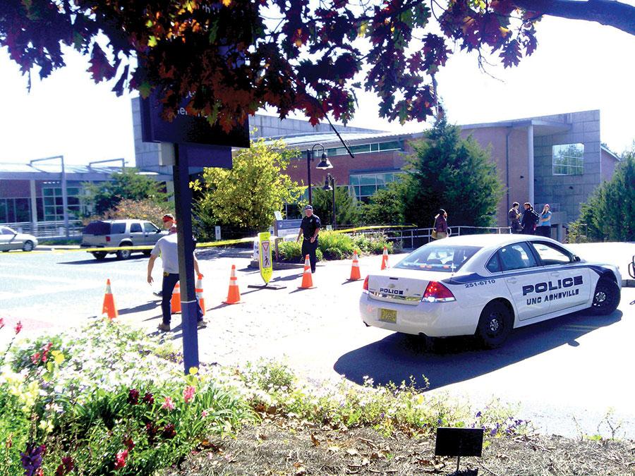 Campus Police were forced to shut down sections of University Heights after a bomb threat.
Photo by Rachel Ingram - Copy Desk Chief