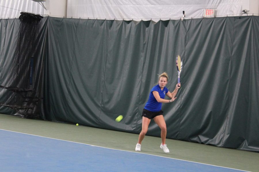 Women’s tennis team falls to Presbyterian College