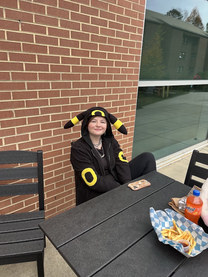 A Pokémon spotted in the wild, by Highsmith, enjoying their lunch.