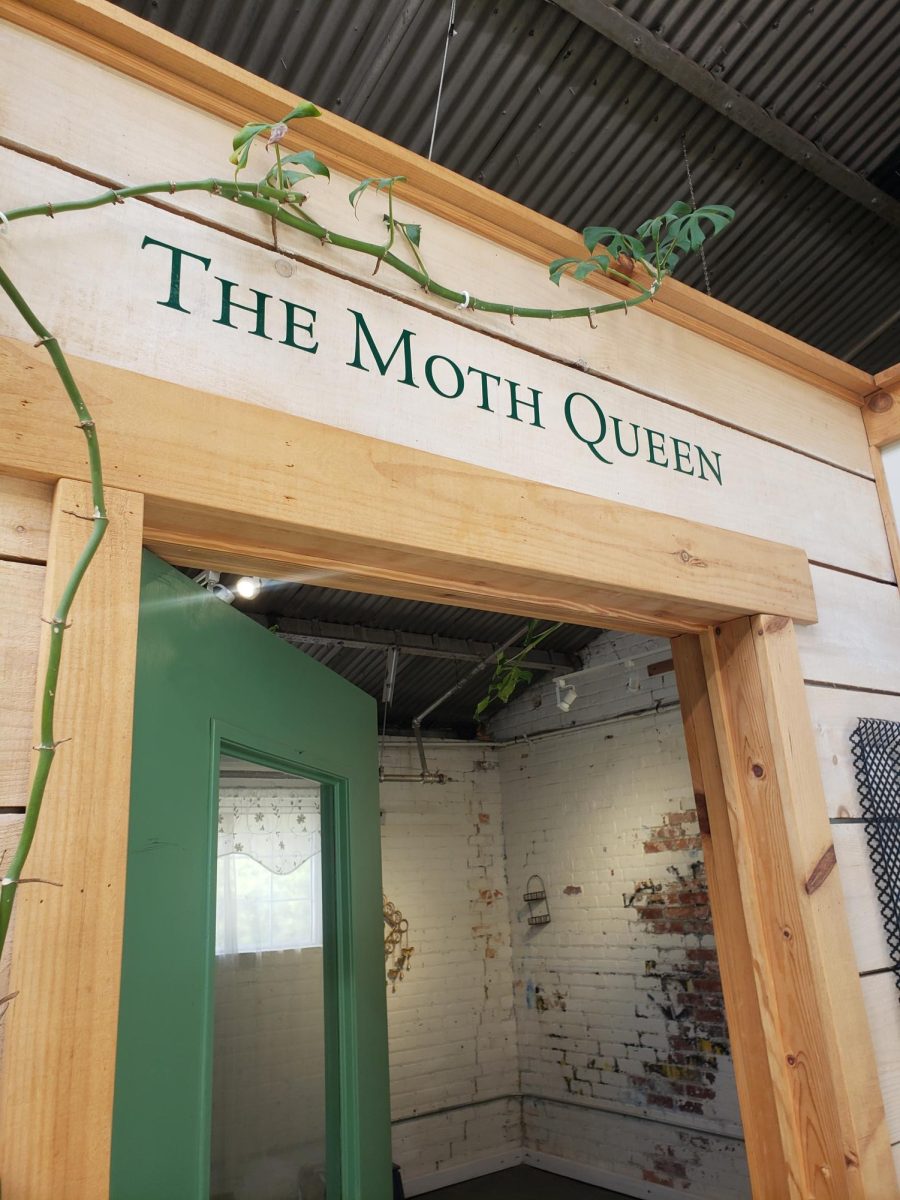 An image of the Moth Queen Botanica.