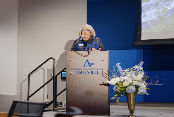 Van Noort pictured in her introductory speech at the Alumni Awards Ceremony February 16, 2024.
