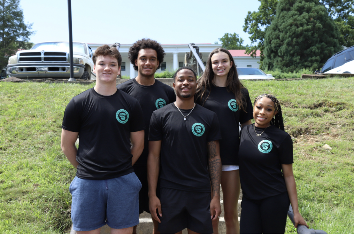 SAAC president Avery Loeback and other SAAC representatives